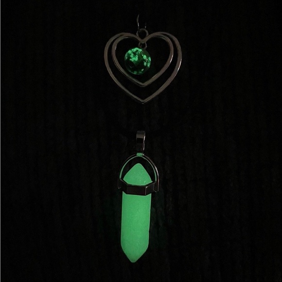 Dual Stranded Double Heart & Hexagonal
Glass Glow In The Dark Necklace - Picture 4 of 5